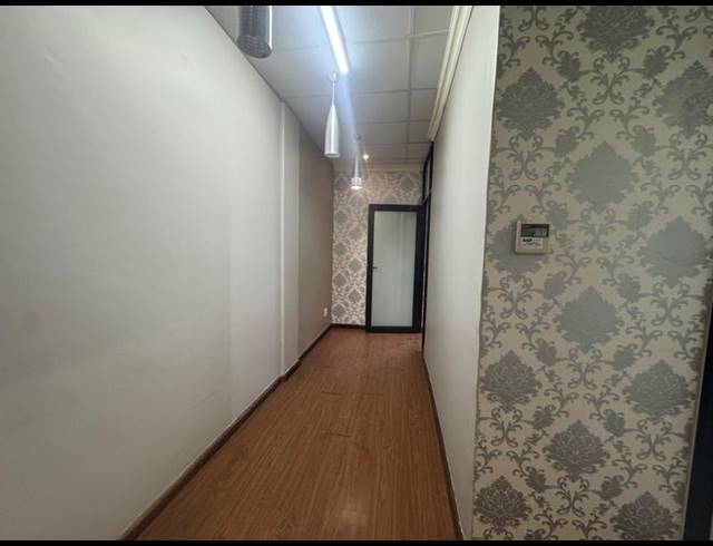 BUSINESS PROPERTY TO RENT IN HUMEWOOD